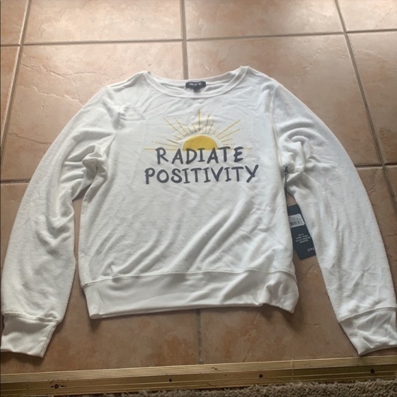 NWT Wildfox Casual “Radiate Positivity” Soft Sweatshirt Size Medium - Picture 2 of 7